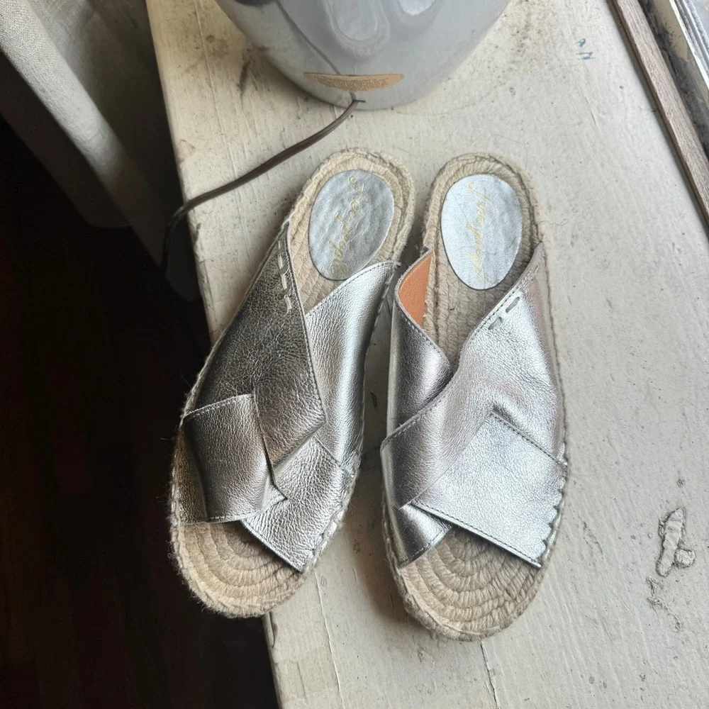 Metallic Cross‑Strap Espadrille Slide - Silver